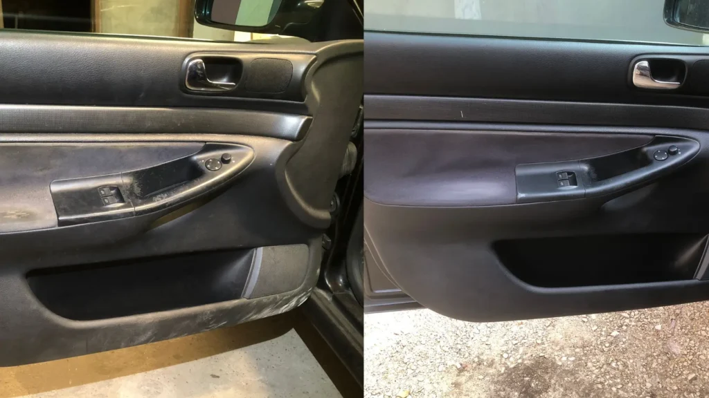 Zdjęcie z realizacji wypranej tapicerki samochodowej w drzwiach. Po lewej jest brudna tapicerka drzwiowa, a po prawej czysta tapicerka drzwiowa